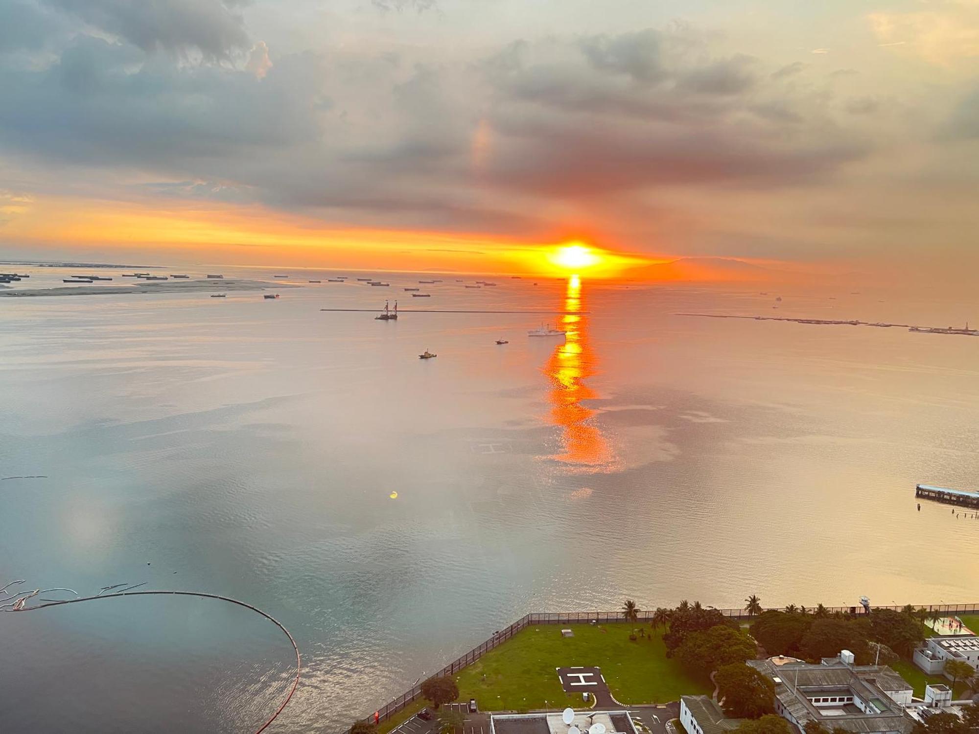 Dreamy Sunset Bay Aparthotel Manila Exterior photo